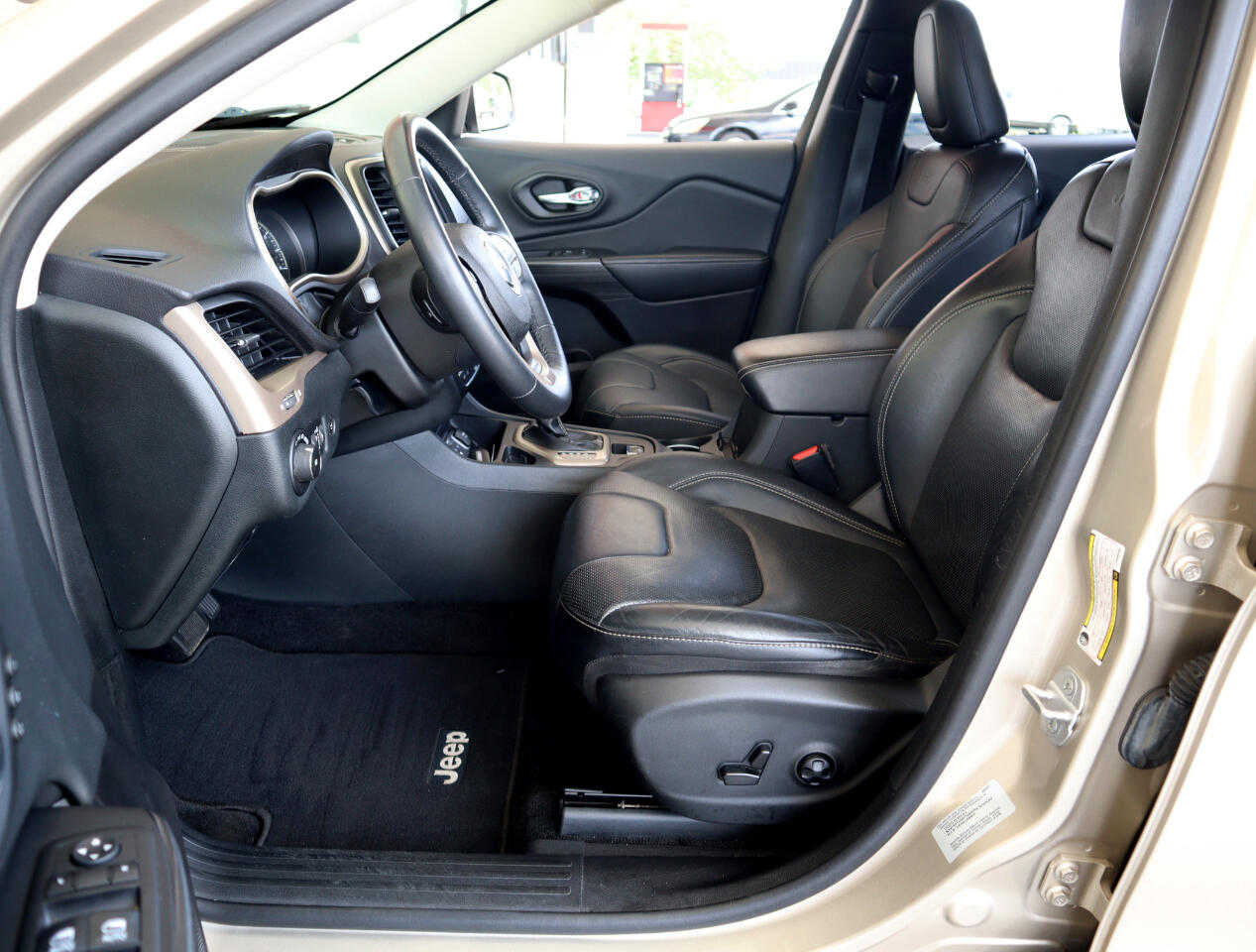 2015 Jeep Cherokee Limited photo 13