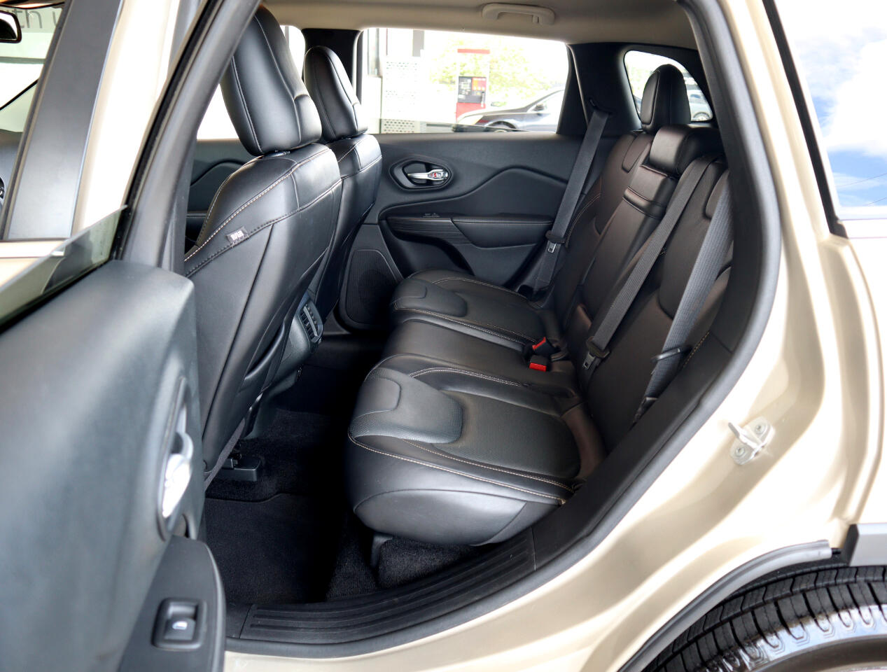 2015 Jeep Cherokee Limited photo 21