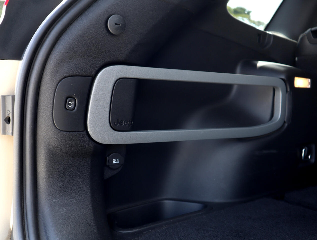2015 Jeep Cherokee Limited photo 30