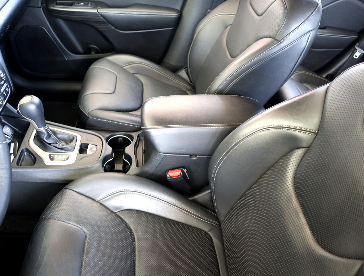 2015 Jeep Cherokee Limited photo 37