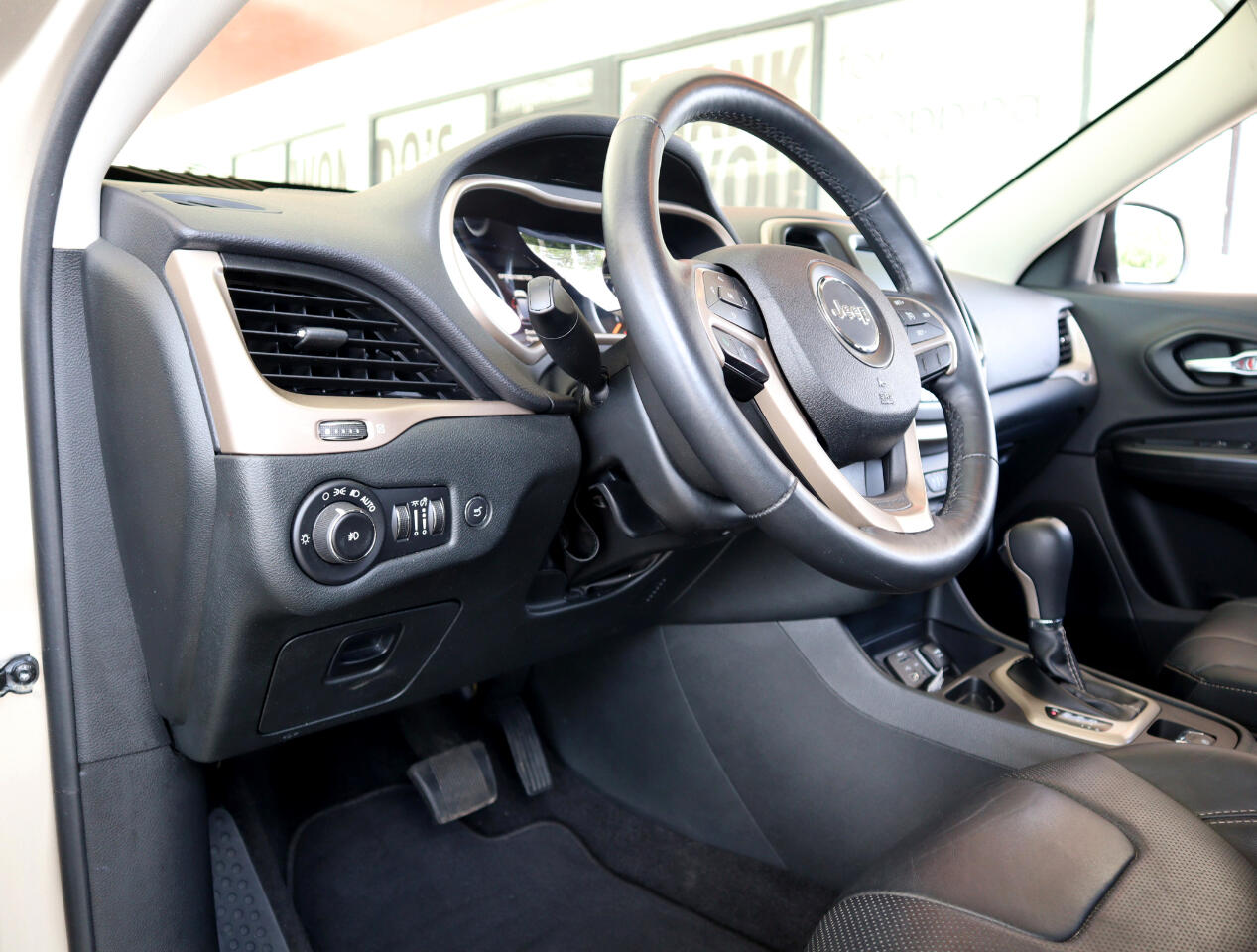 2015 Jeep Cherokee Limited photo 39