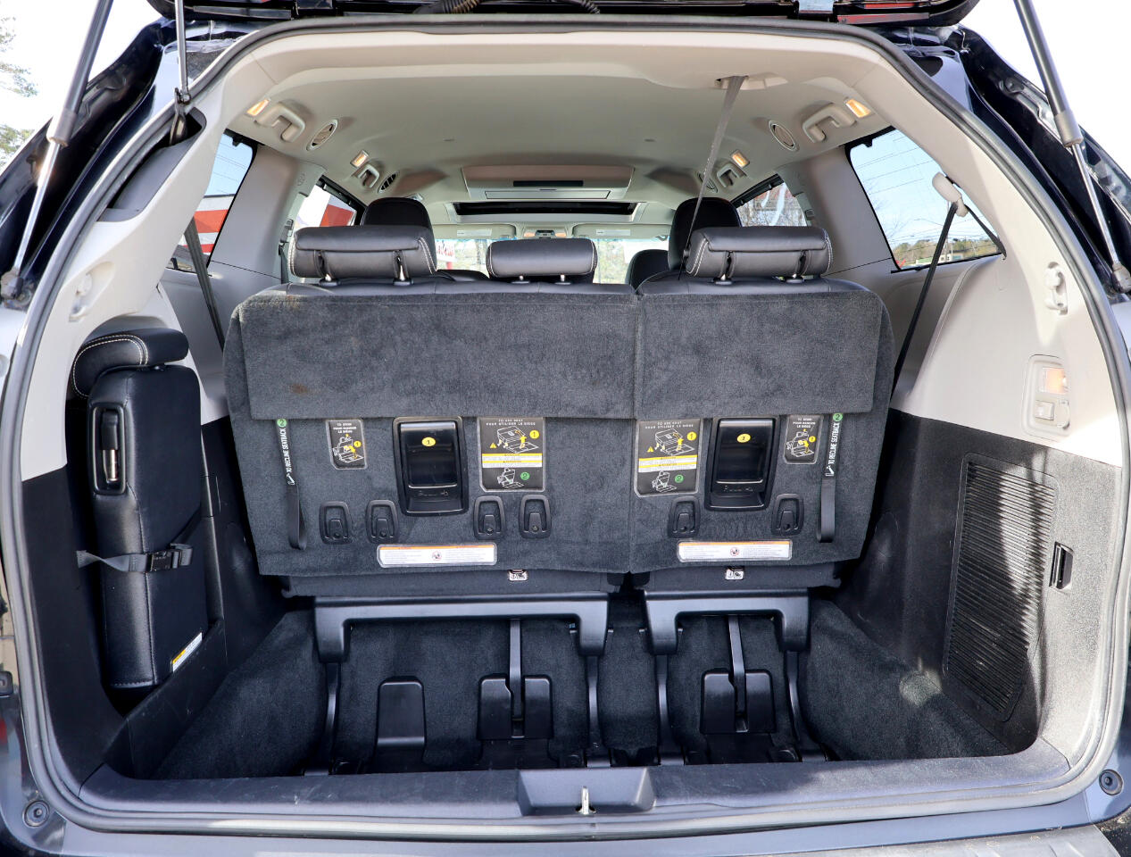 Toyota Sienna SE Premium FWD 8-Passenger V6 2017