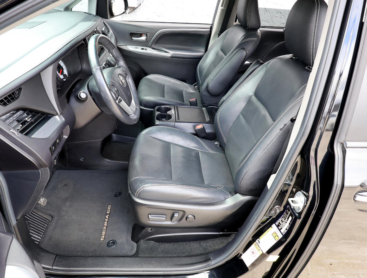 Toyota Sienna SE Premium FWD 8-Passenger V6 2017