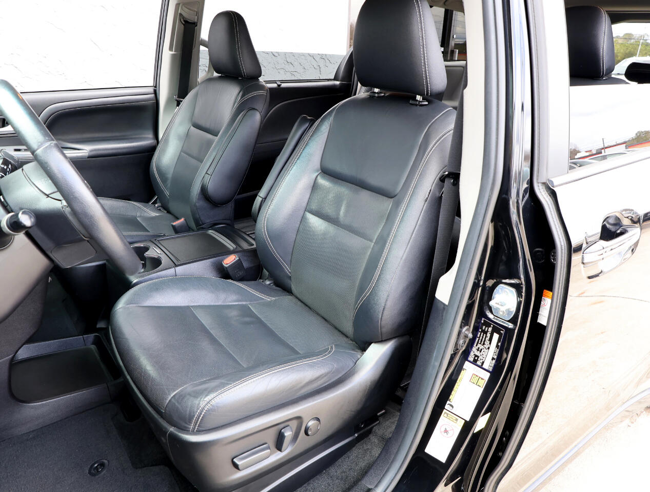 Toyota Sienna SE Premium FWD 8-Passenger V6 2017