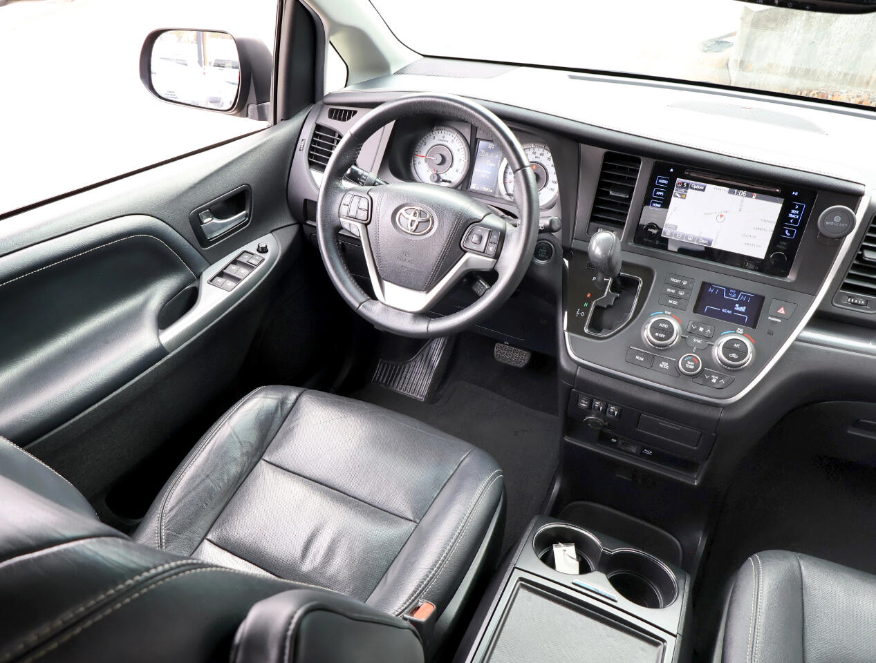 Toyota Sienna SE Premium FWD 8-Passenger V6 2017