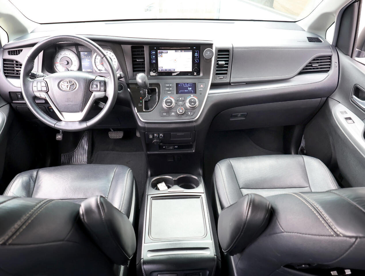 Toyota Sienna SE Premium FWD 8-Passenger V6 2017