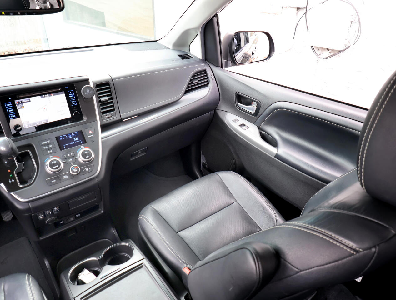 Toyota Sienna SE Premium FWD 8-Passenger V6 2017