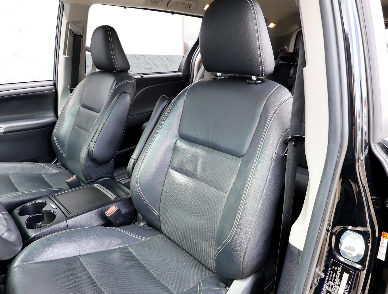 Toyota Sienna SE Premium FWD 8-Passenger V6 2017