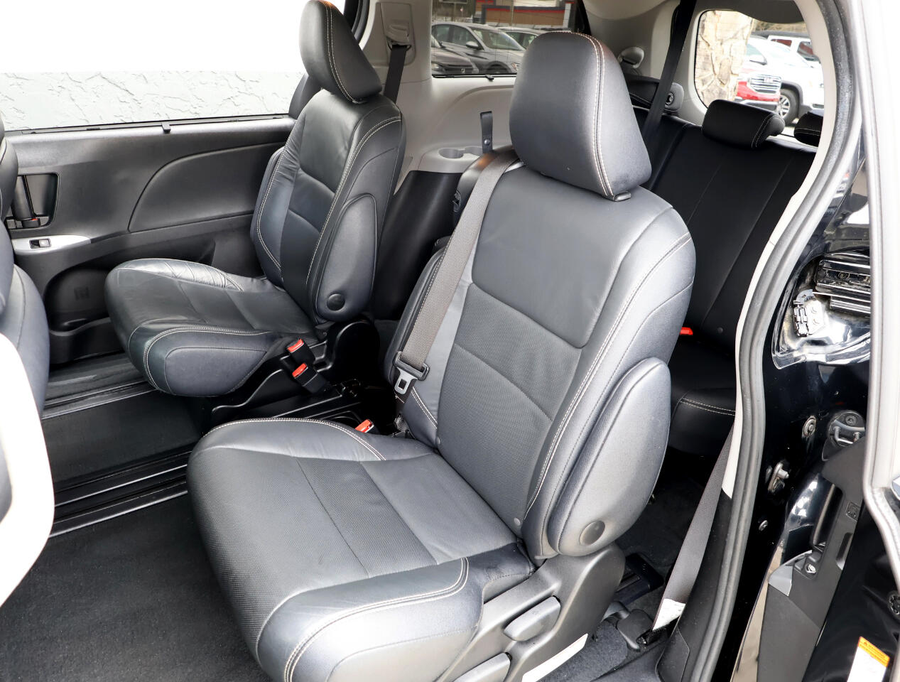 Toyota Sienna SE Premium FWD 8-Passenger V6 2017