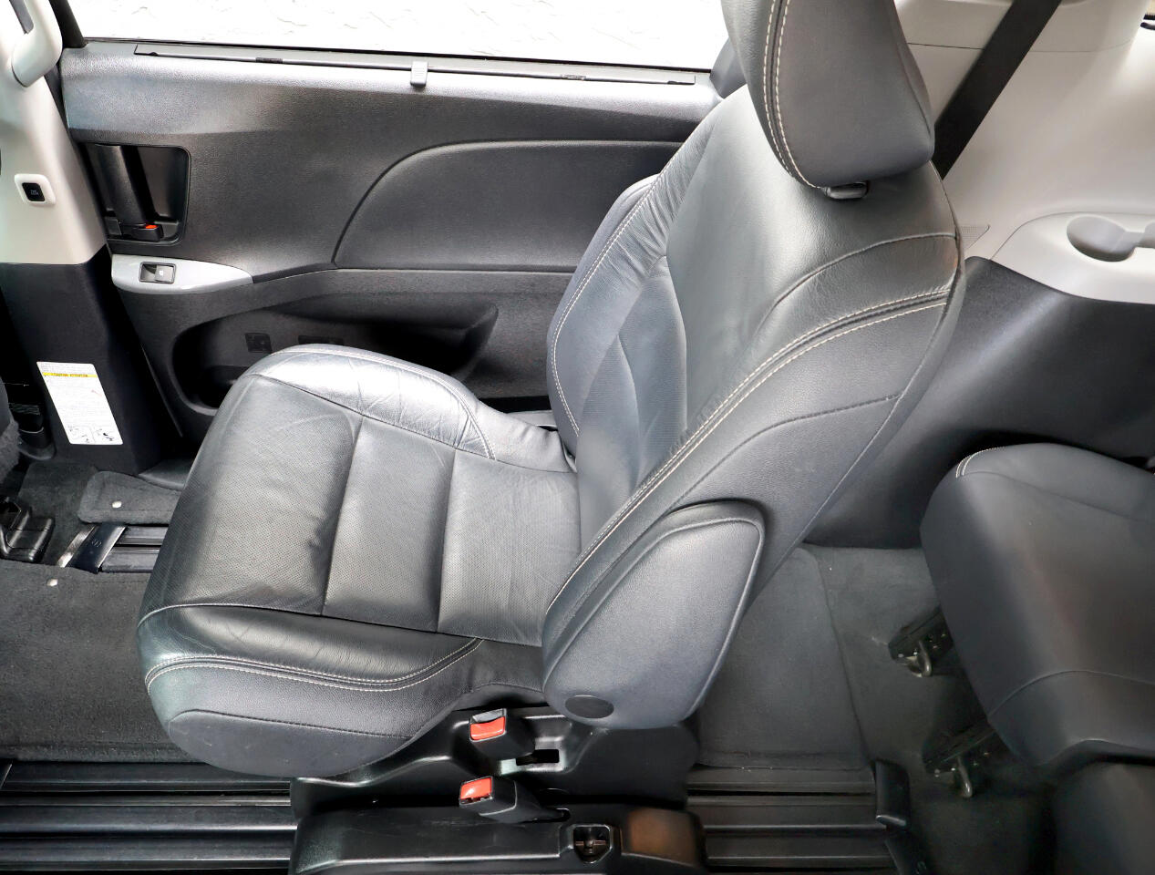 Toyota Sienna SE Premium FWD 8-Passenger V6 2017