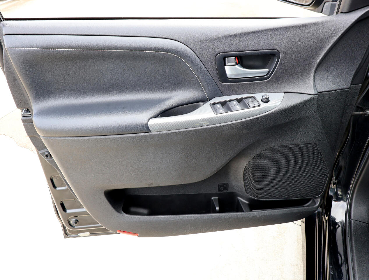 Toyota Sienna SE Premium FWD 8-Passenger V6 2017