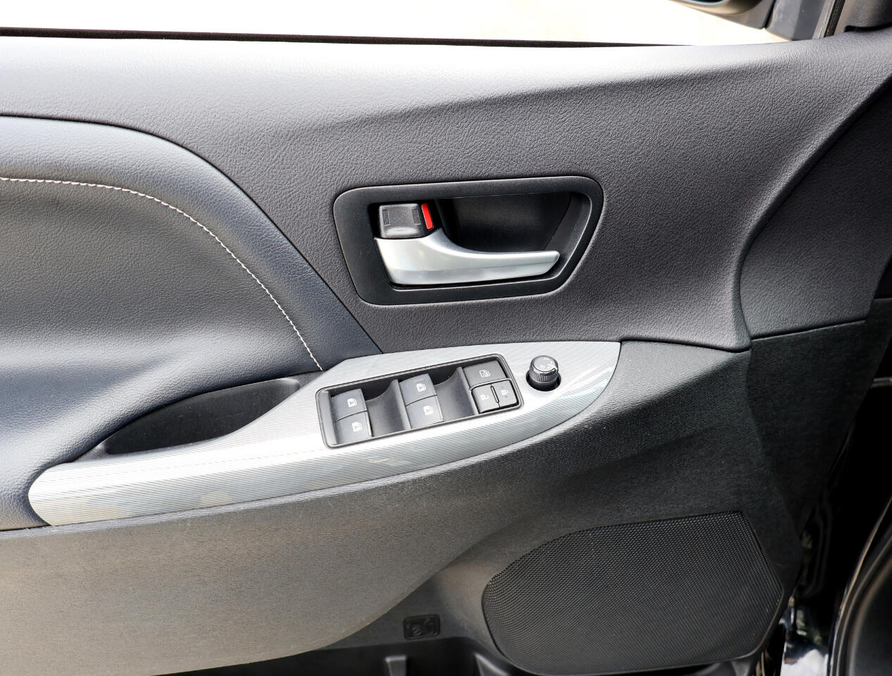 Toyota Sienna SE Premium FWD 8-Passenger V6 2017