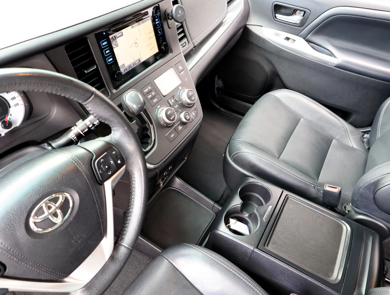 Toyota Sienna SE Premium FWD 8-Passenger V6 2017