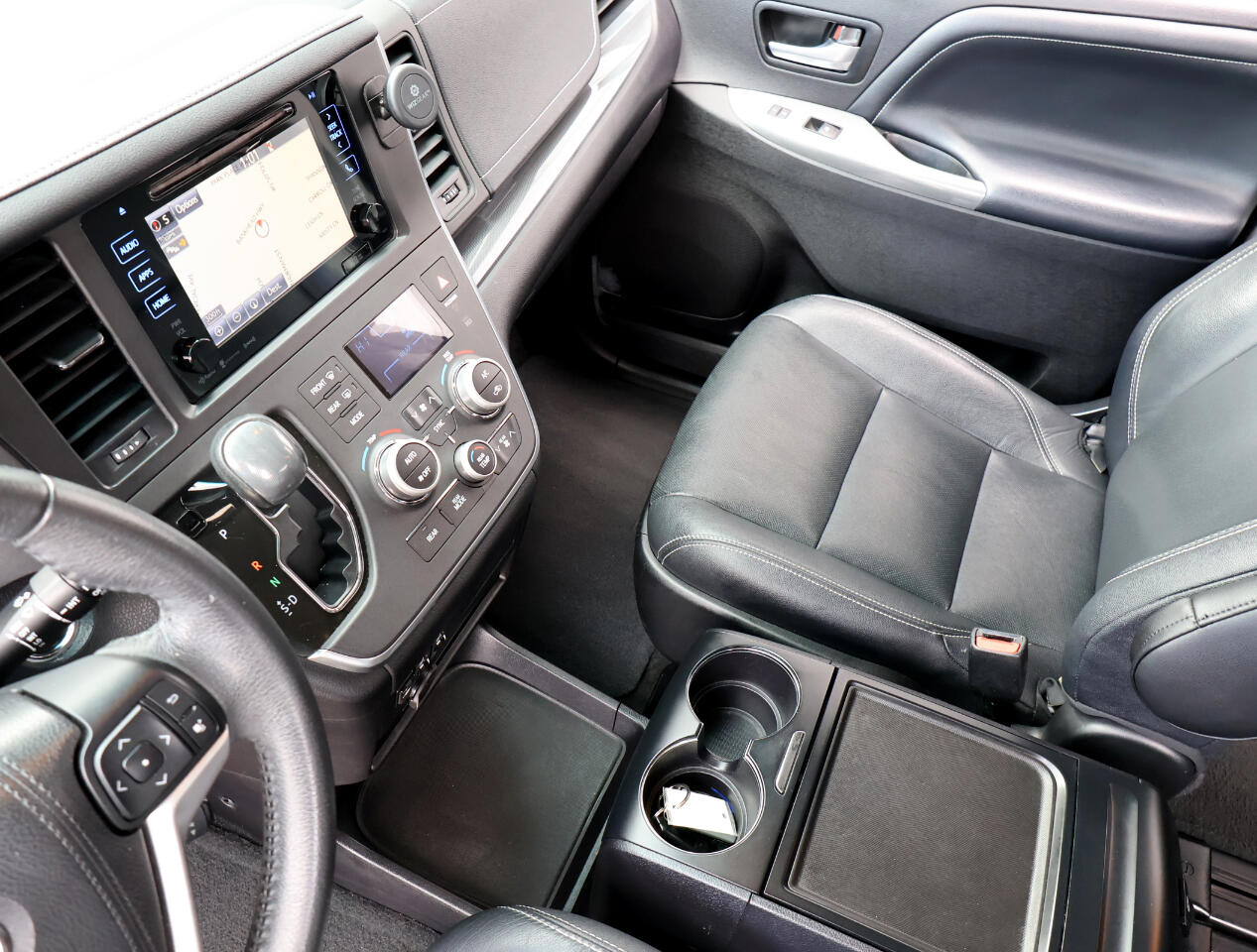 Toyota Sienna SE Premium FWD 8-Passenger V6 2017