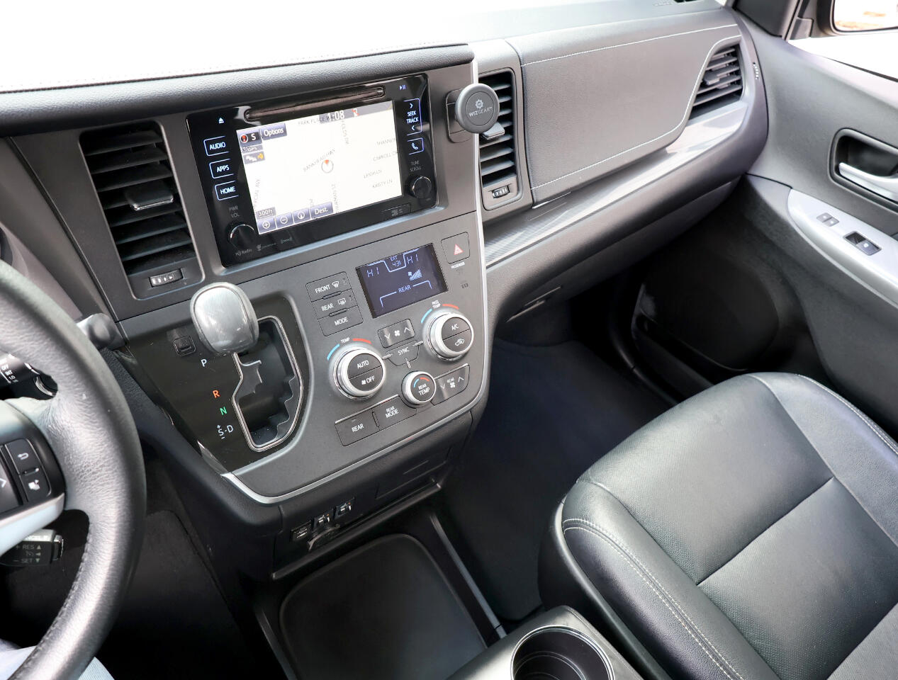 Toyota Sienna SE Premium FWD 8-Passenger V6 2017