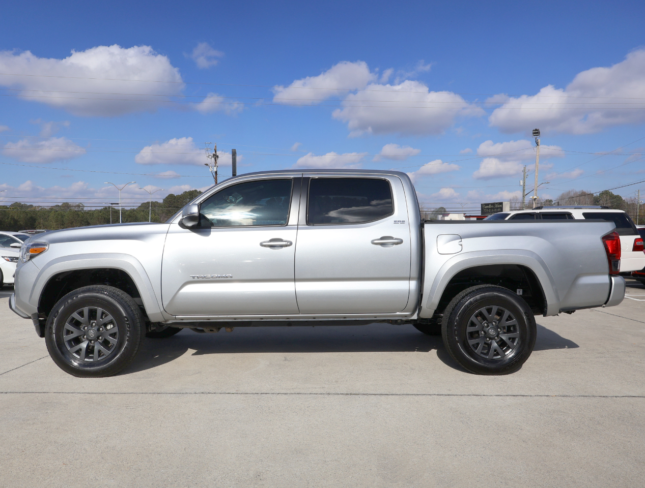 Toyota Tacoma SR5 Double Cab 4WD V6 2023
