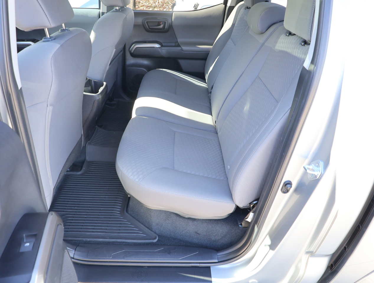 Toyota Tacoma SR5 Double Cab 4WD V6 2023