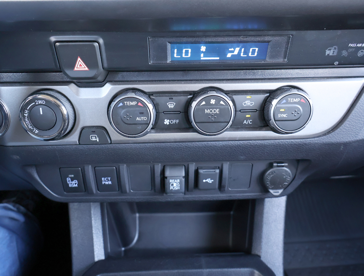 Toyota Tacoma SR5 Double Cab 4WD V6 2023