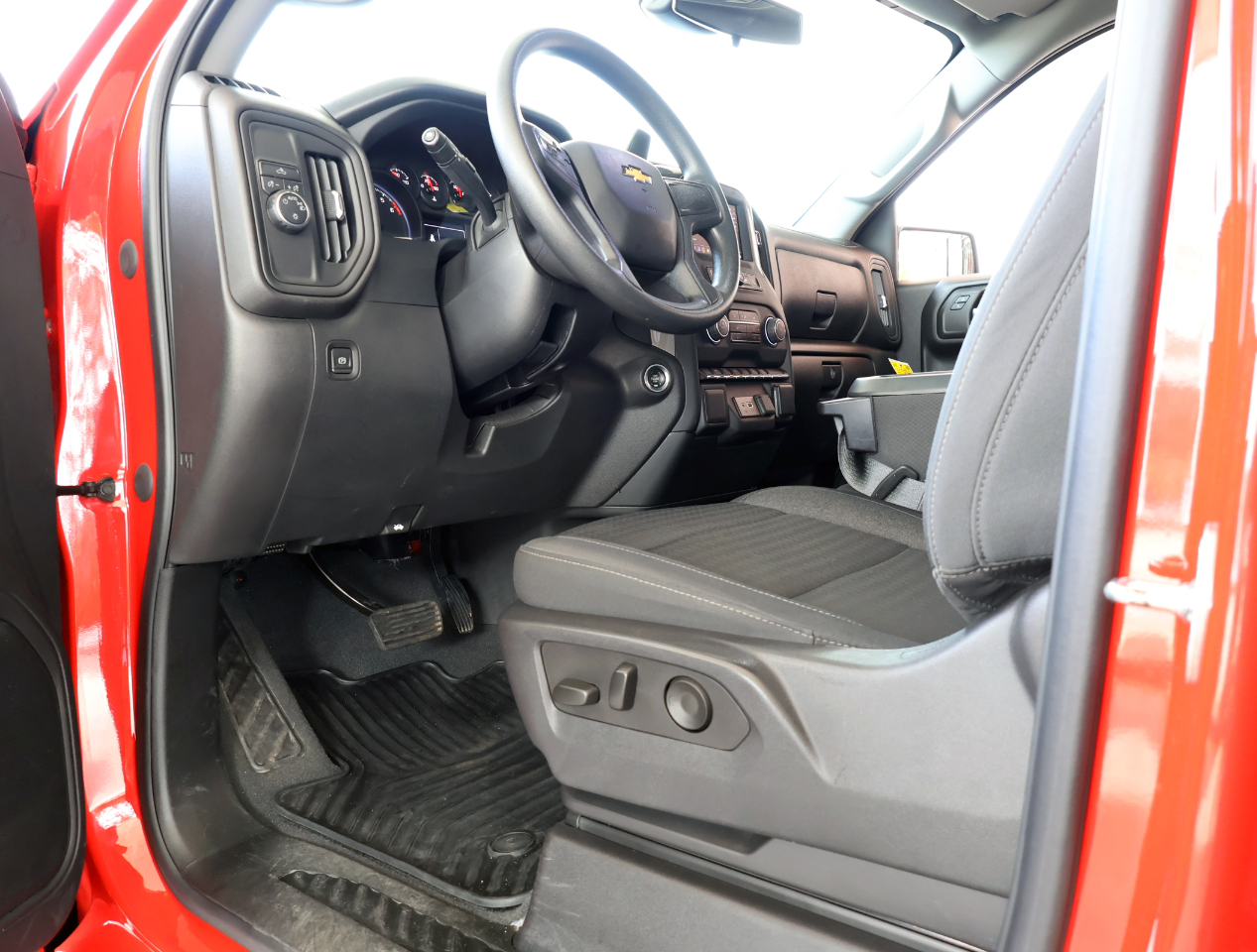 Chevrolet Silverado 1500 Custom Crew Cab 2WD 2023