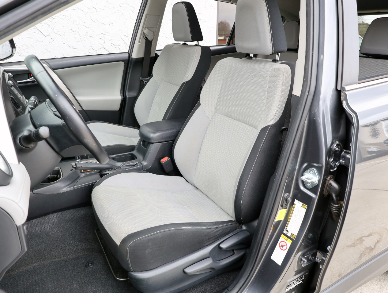 Toyota RAV4 XLE FWD 2016