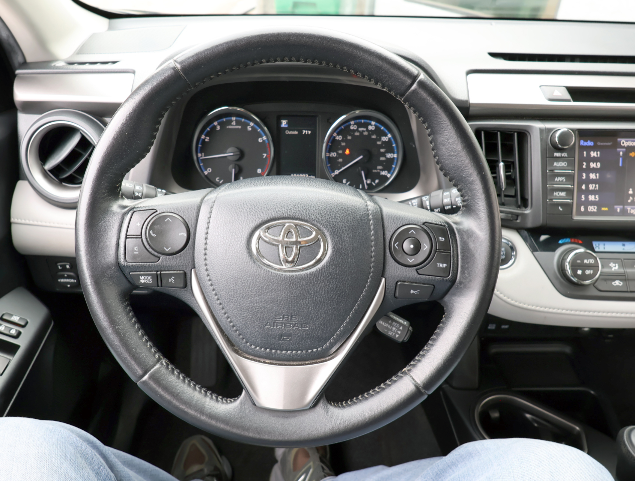 Toyota RAV4 XLE FWD 2016