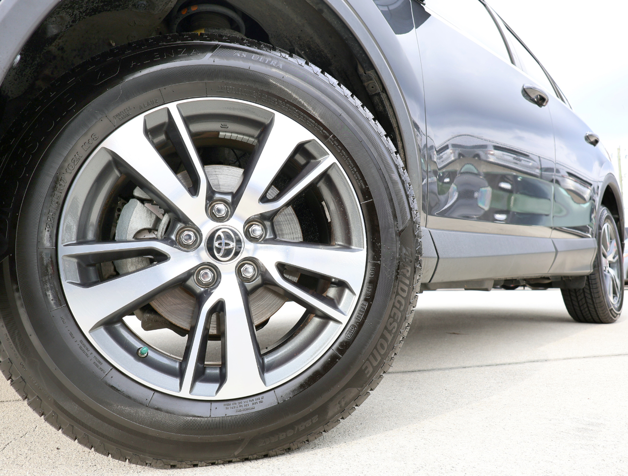 Toyota RAV4 XLE FWD 2016