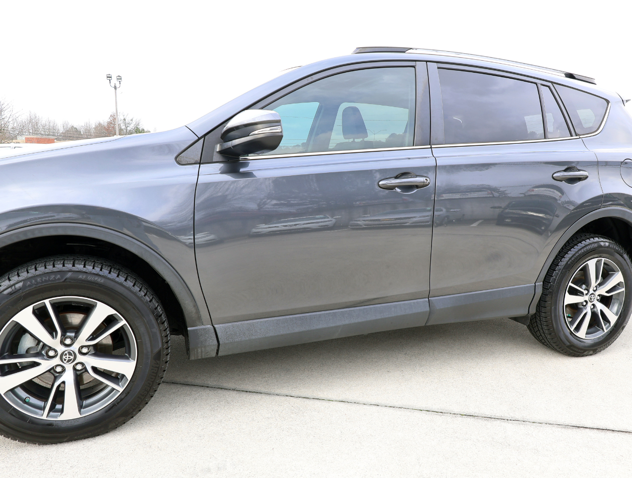 Toyota RAV4 XLE FWD 2016