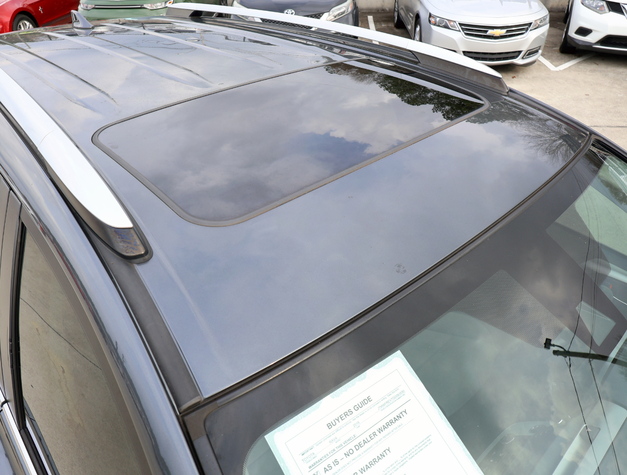 Toyota RAV4 XLE FWD 2016