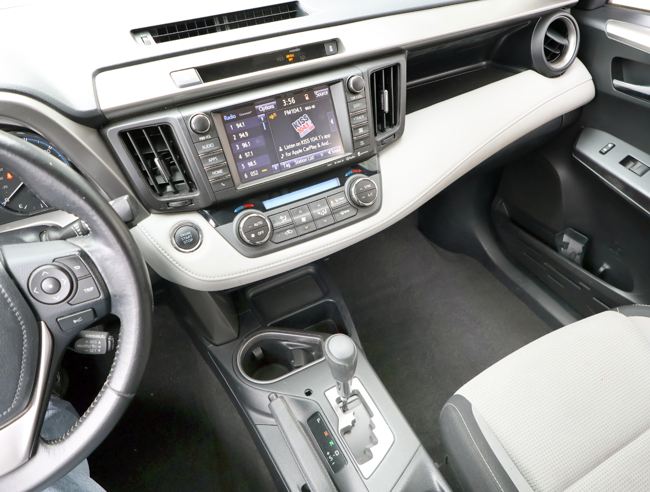 Toyota RAV4 XLE FWD 2016