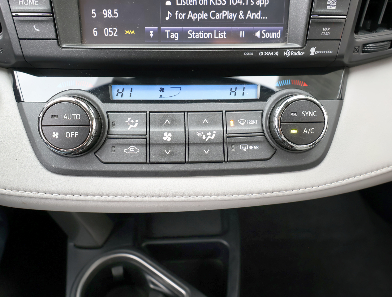 Toyota RAV4 XLE FWD 2016