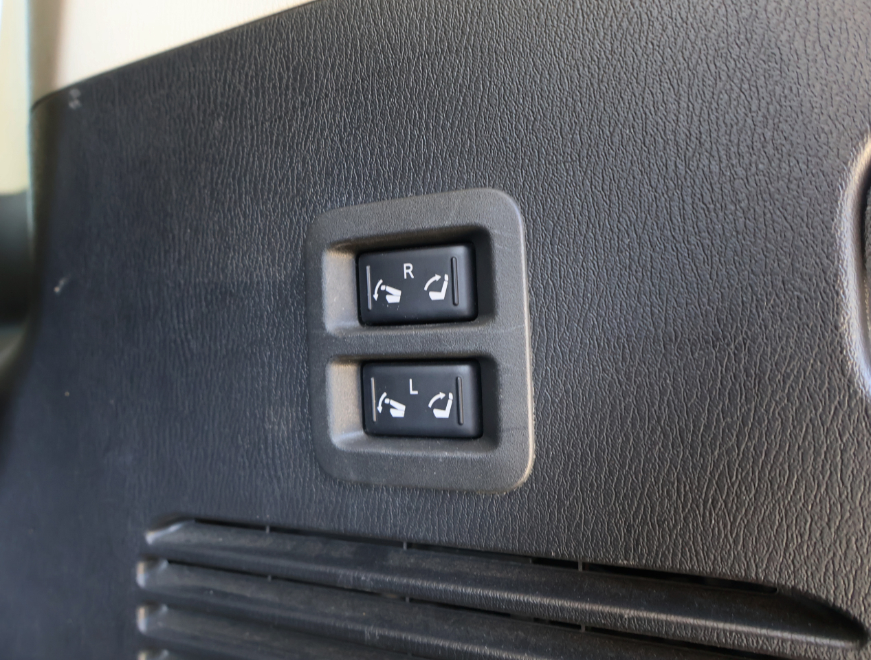 Nissan Armada Platinum AWD 2021