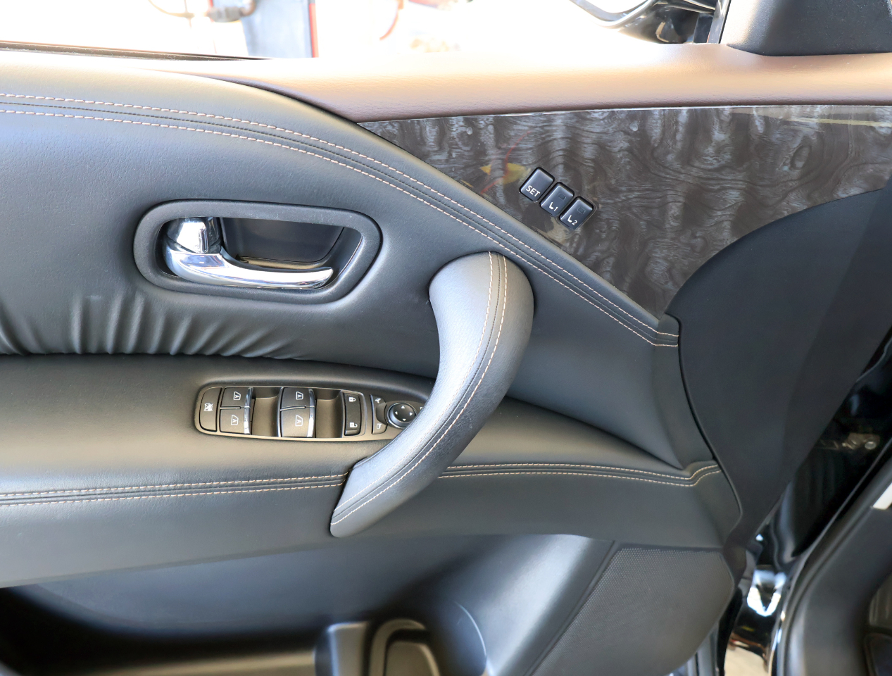 Nissan Armada Platinum AWD 2021