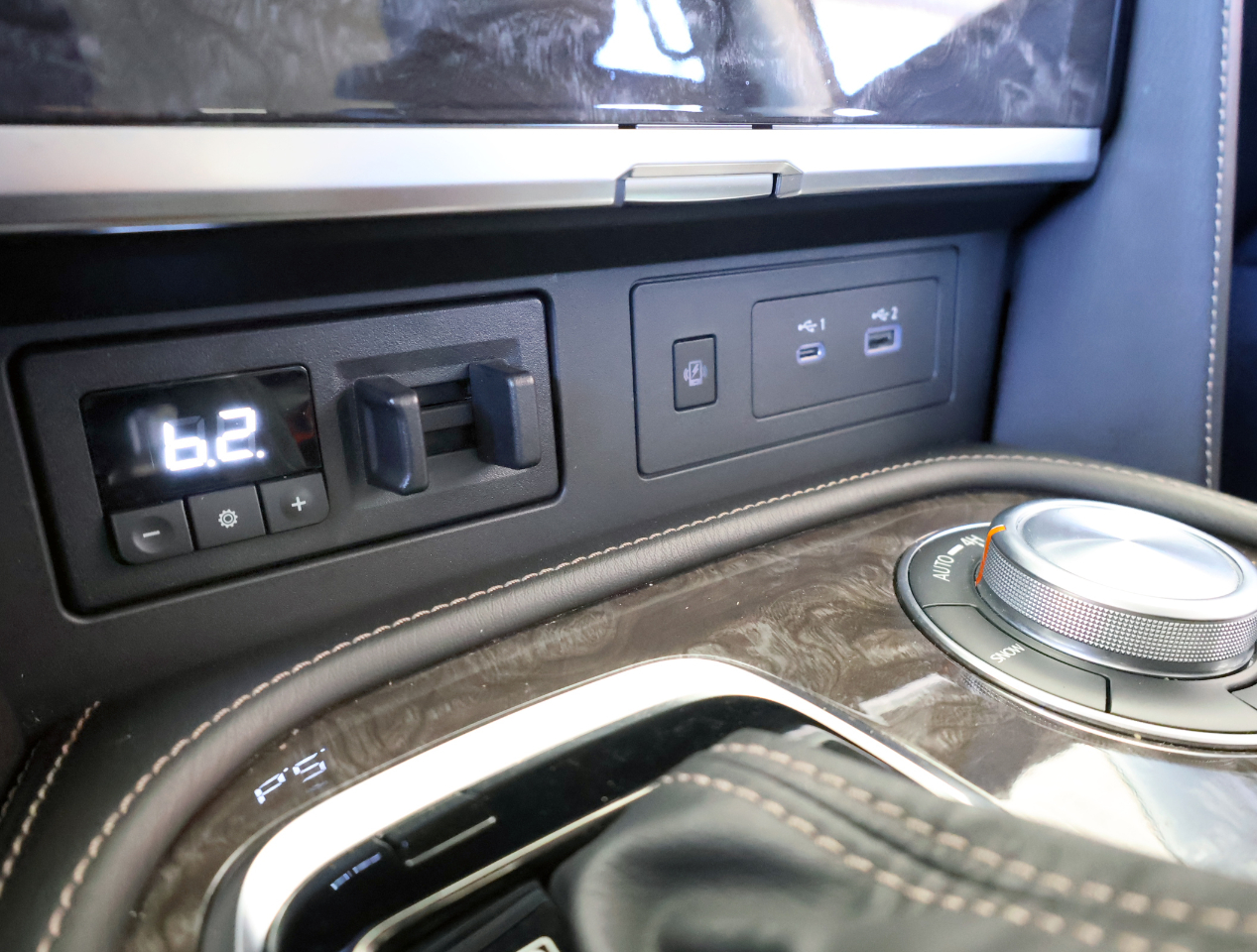 Nissan Armada Platinum AWD 2021