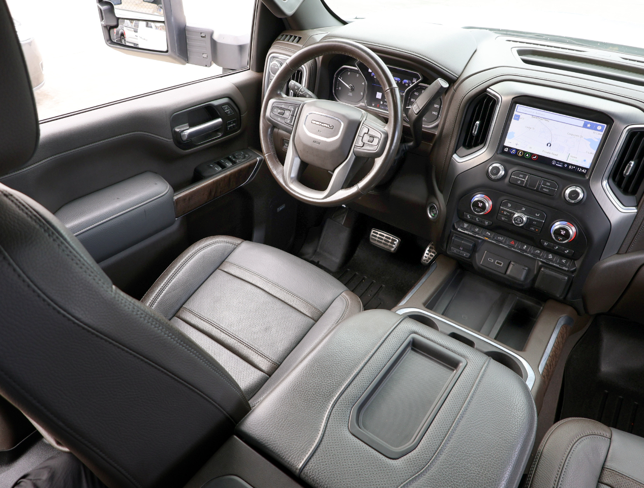 GMC Sierra 2500HD Denali Crew Cab 4WD 2022