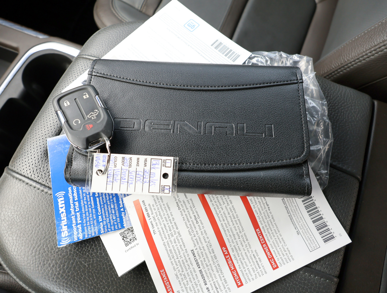 GMC Sierra 2500HD Denali Crew Cab 4WD 2022