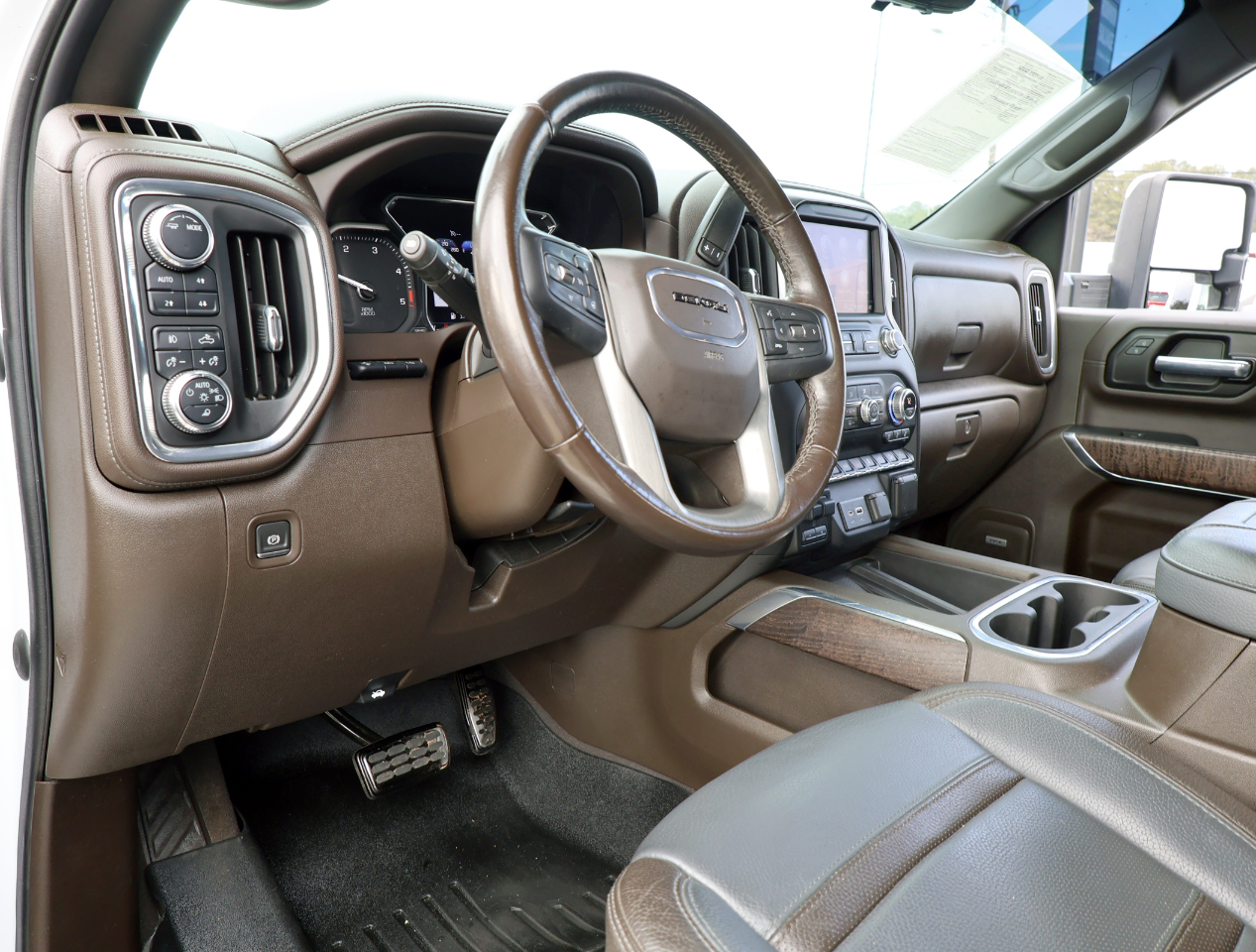 GMC Sierra 2500HD Denali Crew Cab 4WD 2022