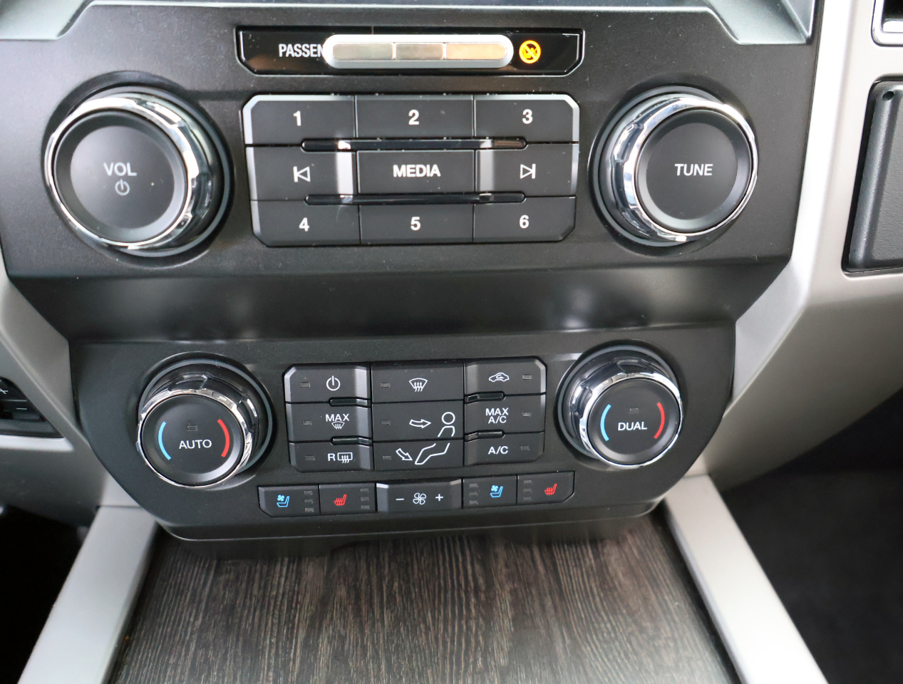 Ford F-250 SD Lariat Crew Cab Short Bed 4WD 2021