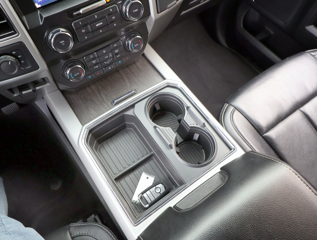 Ford F-250 SD Lariat Crew Cab Short Bed 4WD 2021