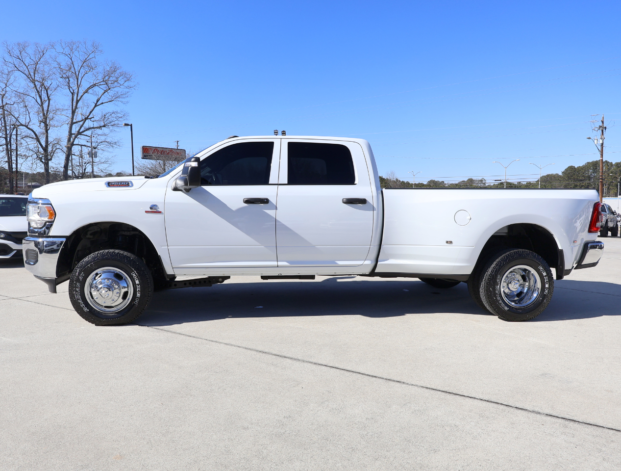 RAM 3500 Tradesman Crew Cab 4WD DRW 2024