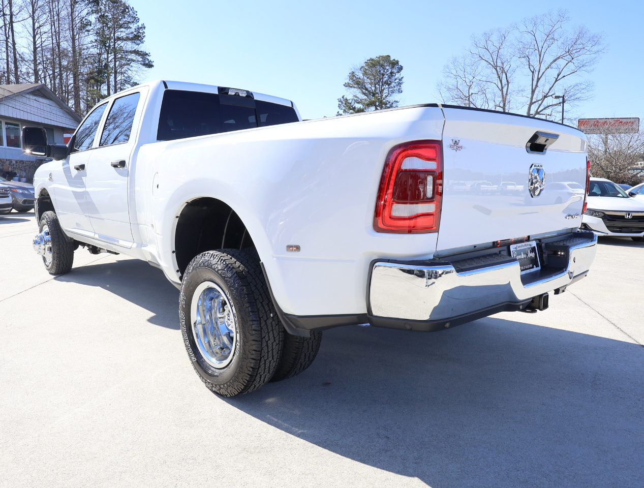 RAM 3500 Tradesman Crew Cab 4WD DRW 2024