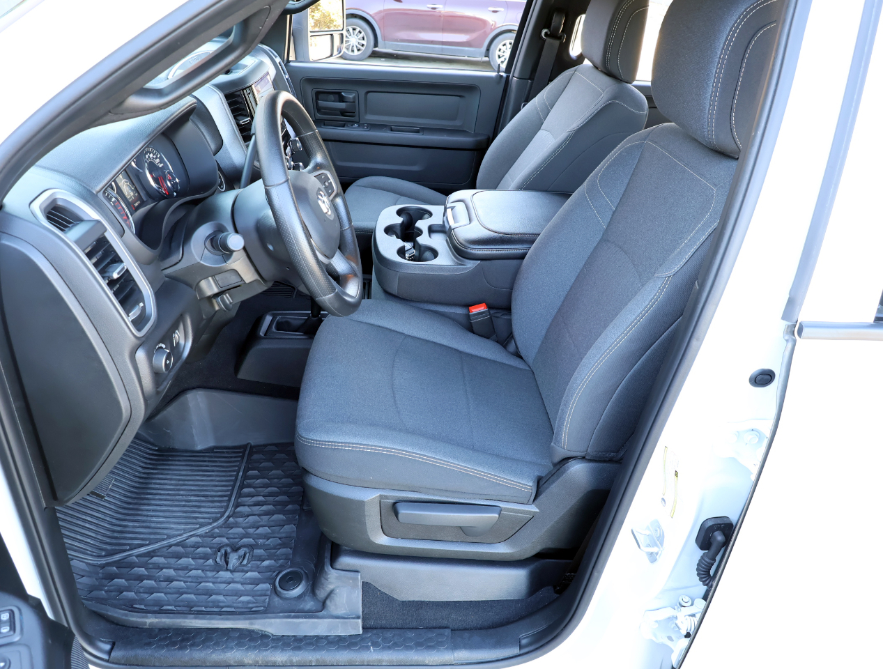 RAM 3500 Tradesman Crew Cab 4WD DRW 2024