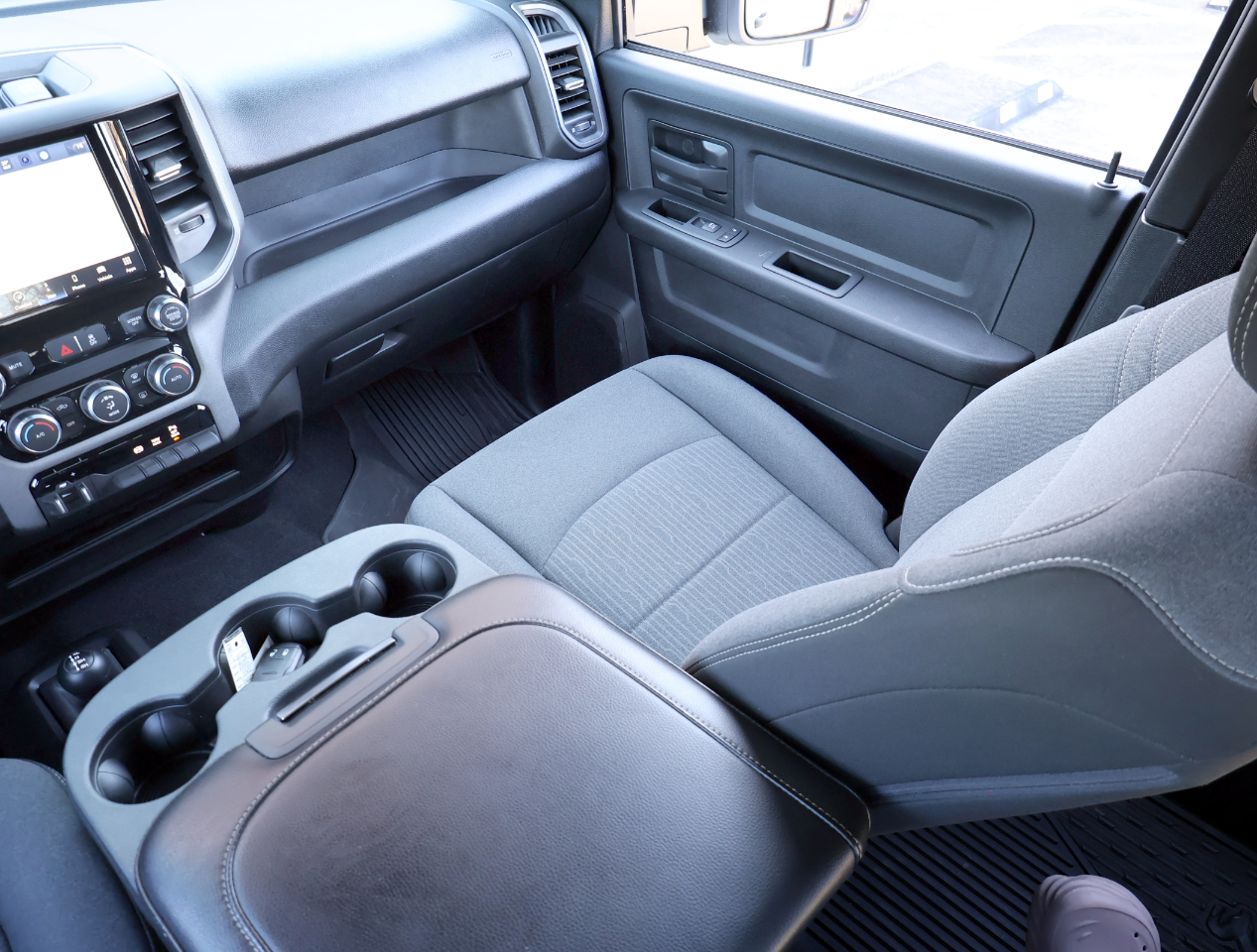 RAM 3500 Tradesman Crew Cab 4WD DRW 2024