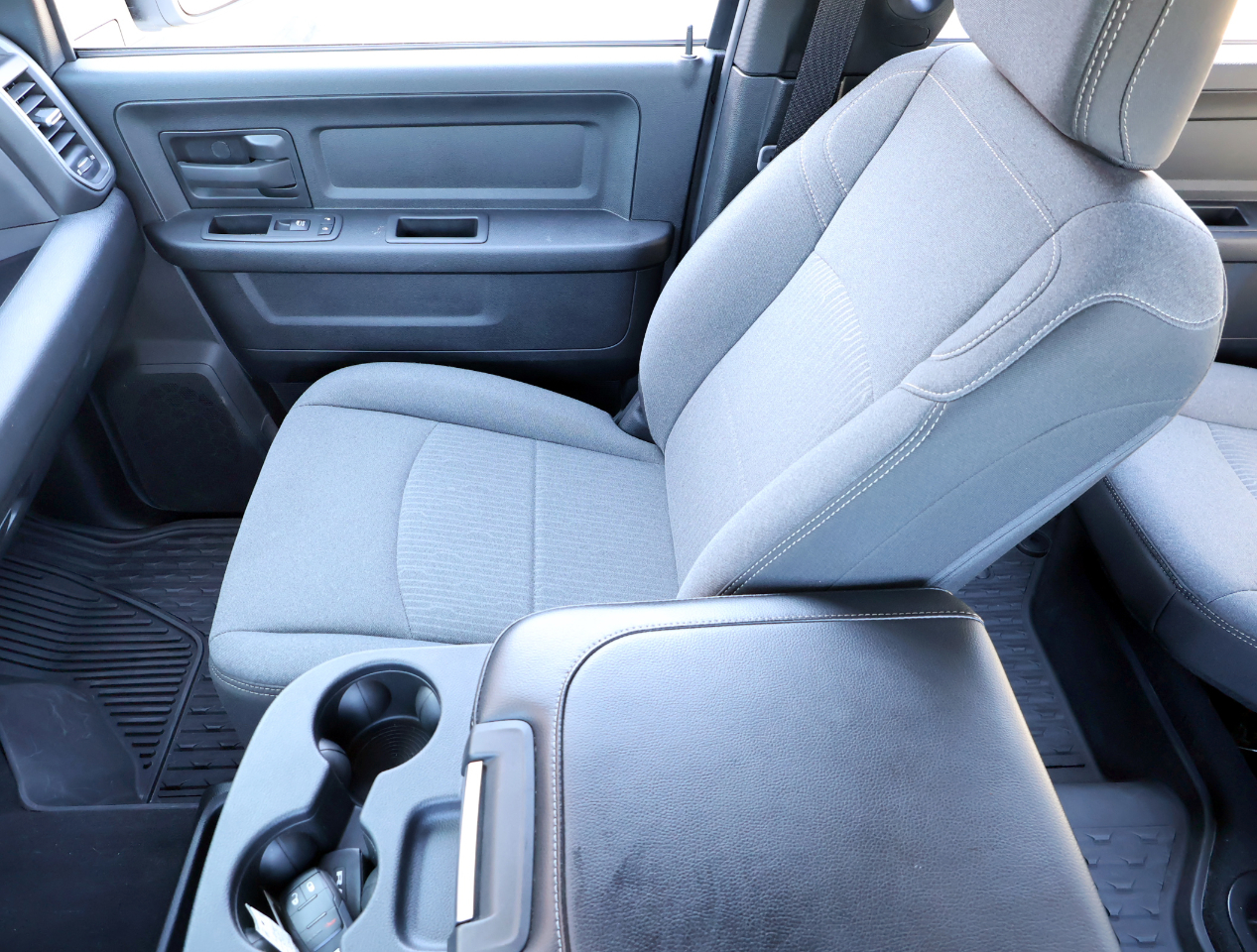 RAM 3500 Tradesman Crew Cab 4WD DRW 2024