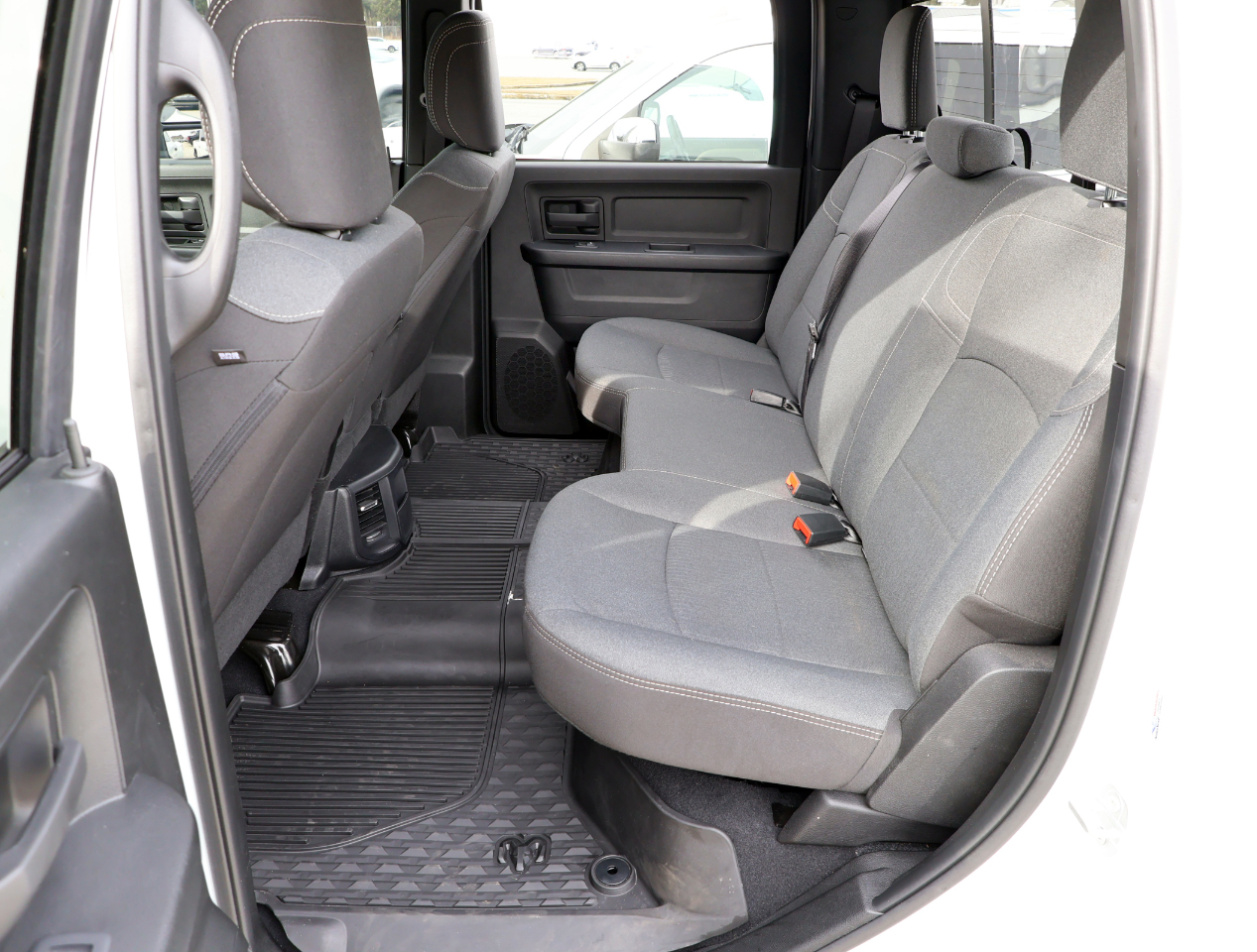 RAM 3500 Tradesman Crew Cab 4WD DRW 2024