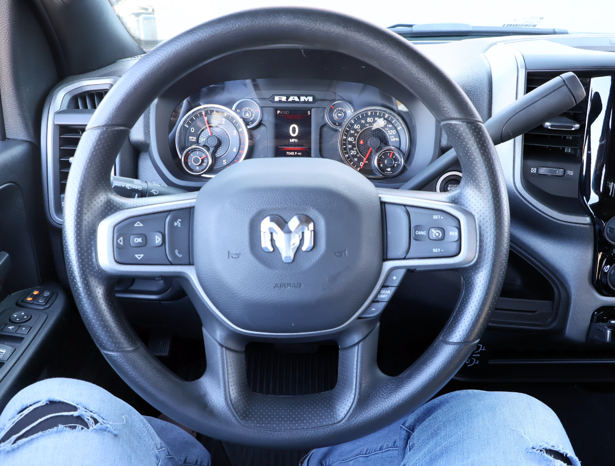 RAM 3500 Tradesman Crew Cab 4WD DRW 2024