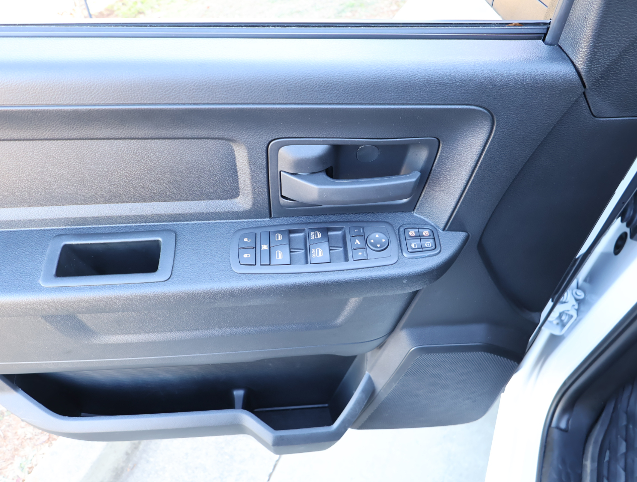 RAM 3500 Tradesman Crew Cab 4WD DRW 2024