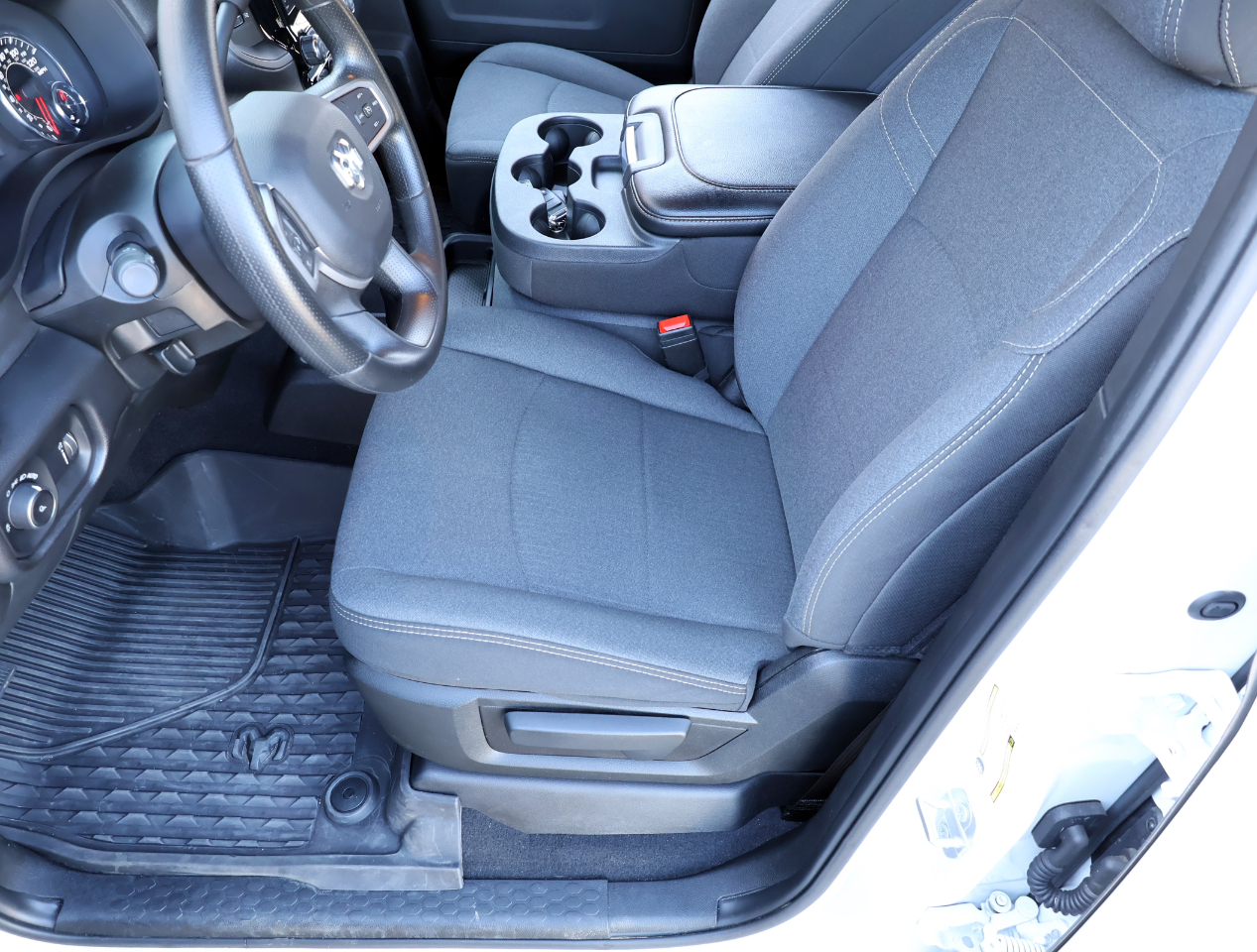 RAM 3500 Tradesman Crew Cab 4WD DRW 2024