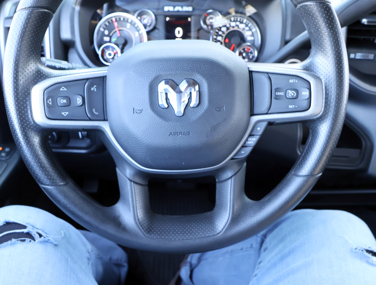 RAM 3500 Tradesman Crew Cab 4WD DRW 2024