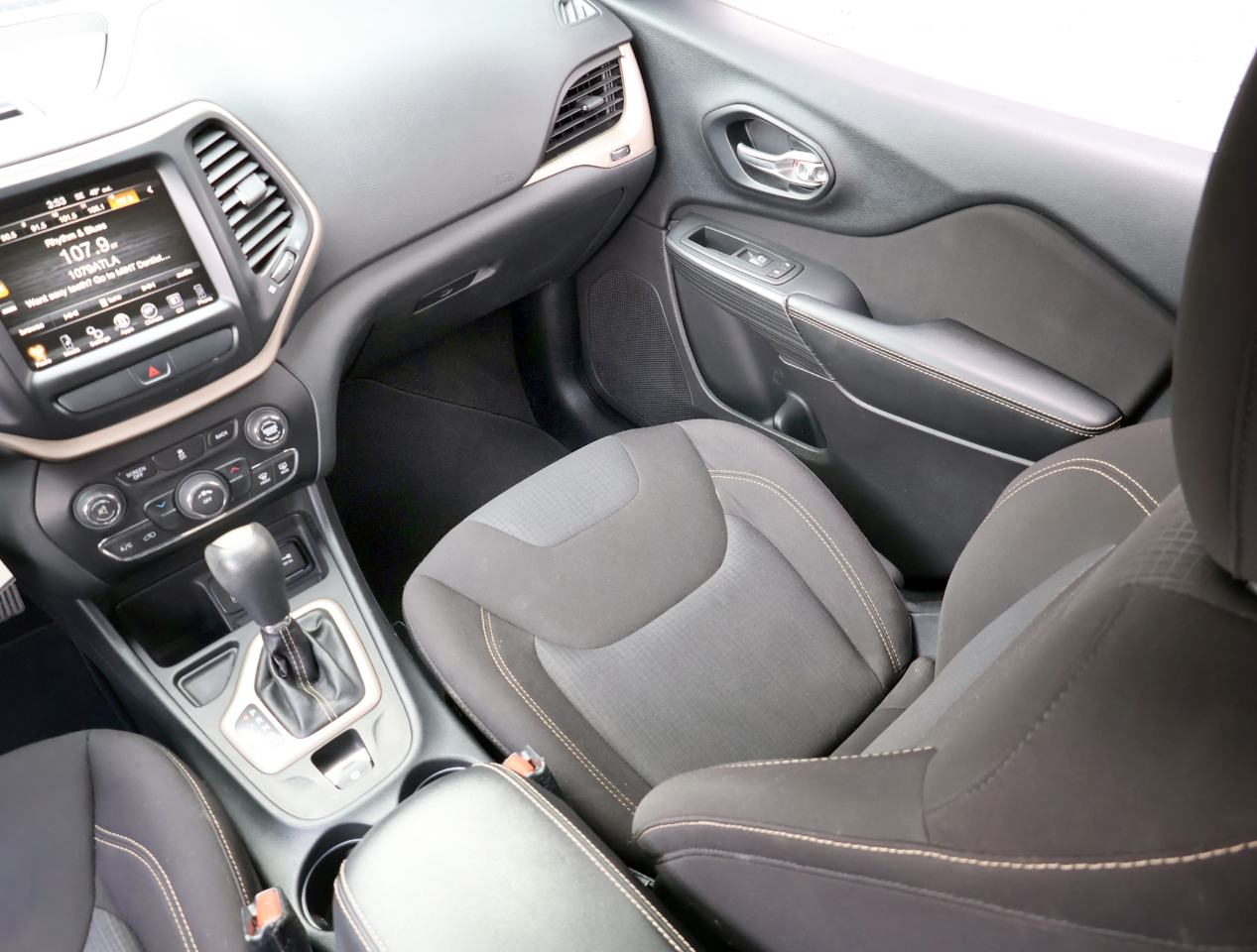 Jeep Cherokee Latitude FWD 2016