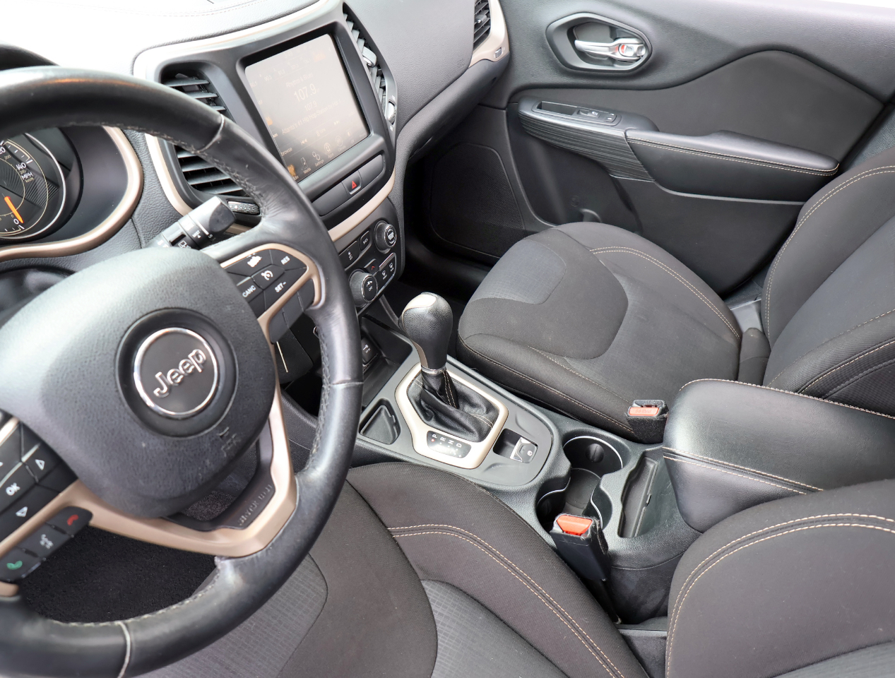 Jeep Cherokee Latitude FWD 2016